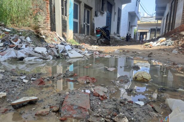 नाले नालियों पर कब्जों से बे-खबर निगम