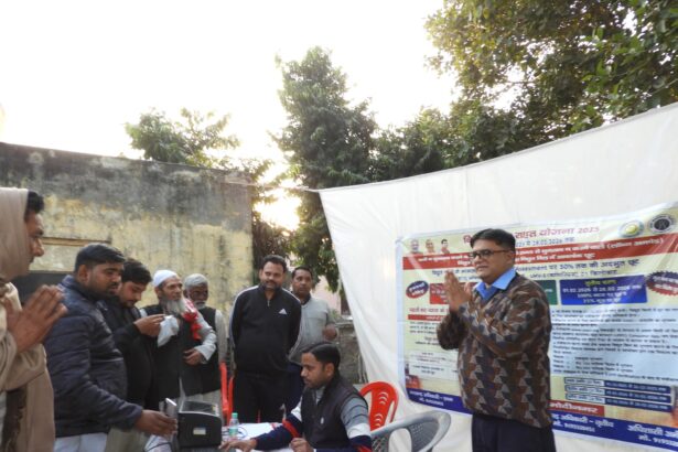 MD ने राहत कैंप में दिए गुलाब