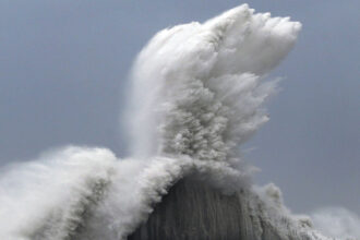 जापान में हेलॉन्ग से लाखों बेघर