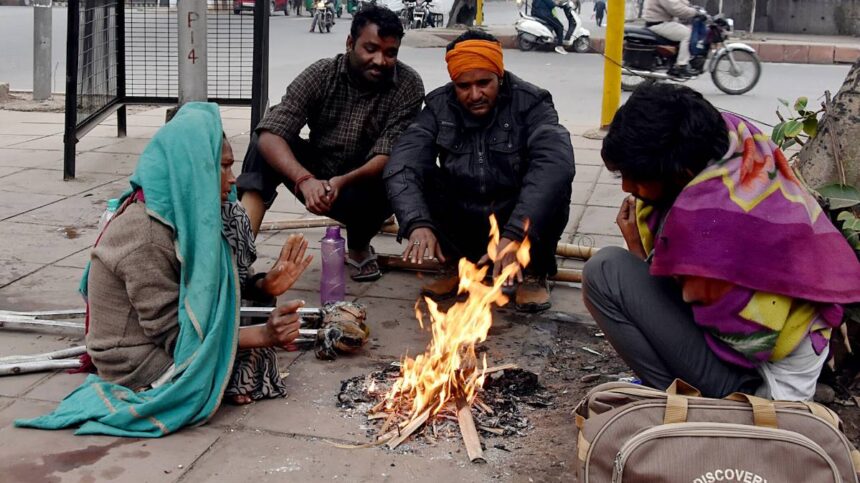 ठंड़ से थरथर कांप रहा मेरठ