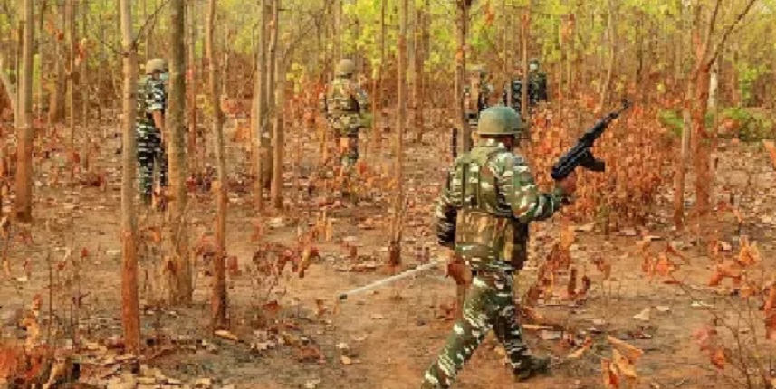 चौदह माओवादी ढे़र