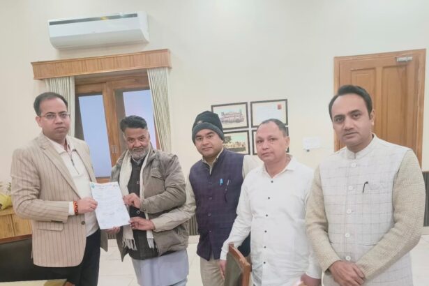 निगम में गायब रहते हैं अफसर