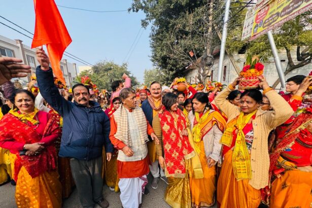 शास्त्री नगर में कलश यात्रा