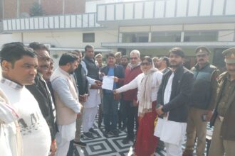 मेरठ में कांग्रेसी हाउस अरेस्ट