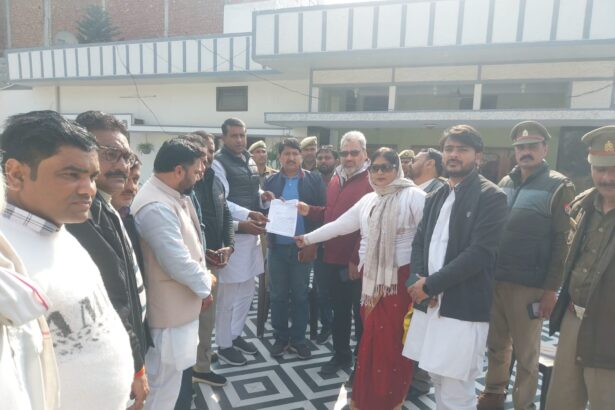 मेरठ में कांग्रेसी हाउस अरेस्ट