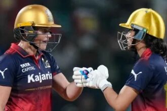 मंथाना व हैरिस की तूफानी बैटिंग