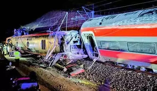 चारों तरह लाशें और चीख पुकार