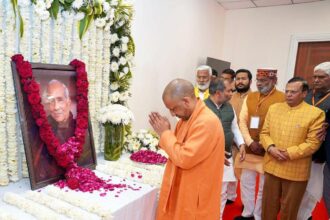 शारदा ने किया नमन