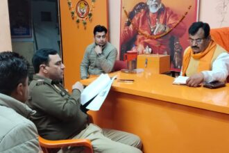 शिवसेना के दर पर पुलिस