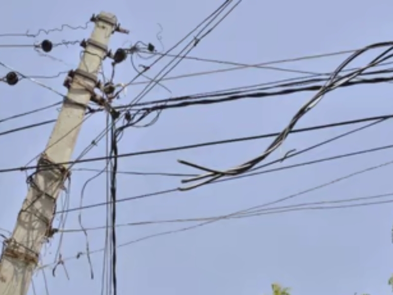 कुछ कीजिए मौत के साए में पढ़ाई को मजबूर