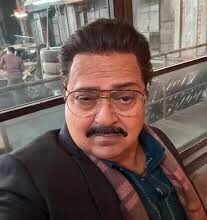 कौन मारना चाहता है राकेश बेदी को