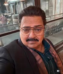 कौन मारना चाहता है राकेश बेदी को