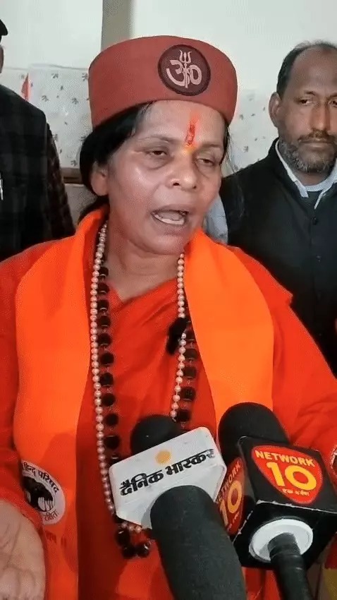 साध्वी प्राची के बिगड़े बोल