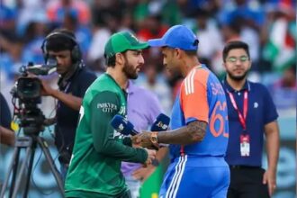 खेल सकते हैं हाथ नहीं मिला सकते