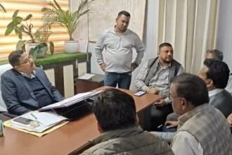 पार्षदों के सवालों पर चीफ की चुप्पी