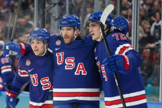 आइस हाकी! कौन सी टीम फाइनल में