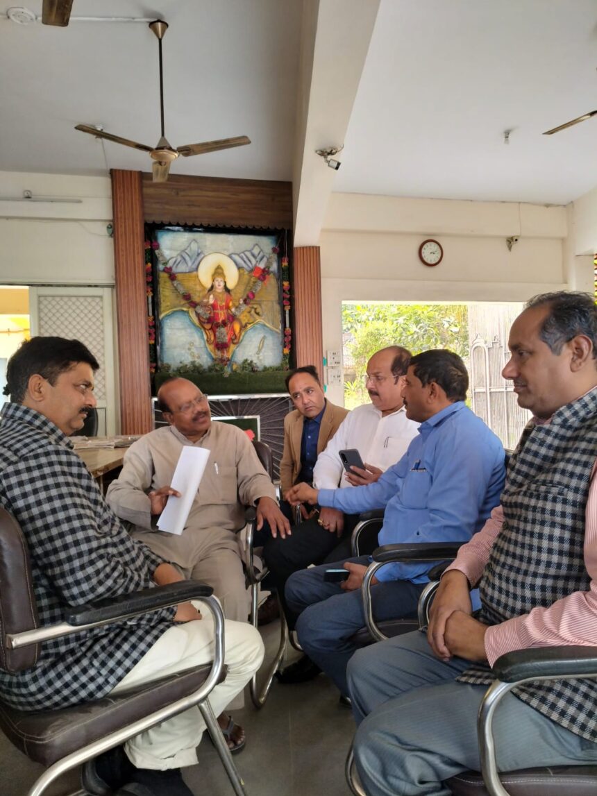 नहीं मिल सके संघ प्रमुख से