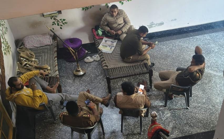 अनुराग चौधरी को किया हाउस अरेस्ट