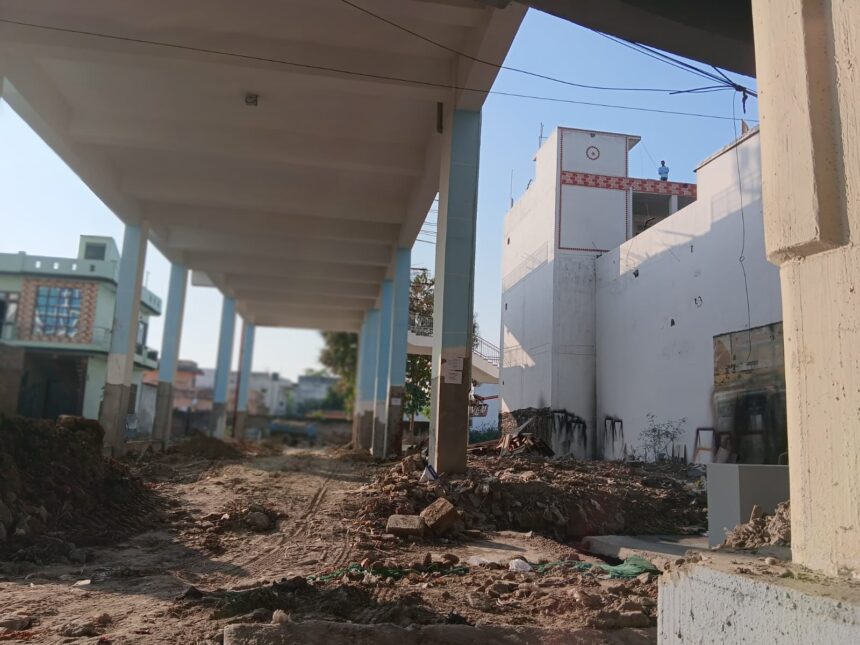 रैपिड से यात्रा, स्टेशन तक अधूरा