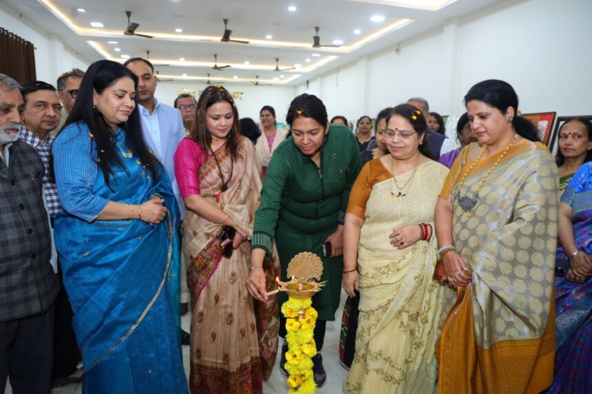 "अस्तित्व" महिला कला प्रदर्शनी