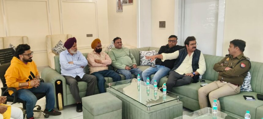 गौरव शर्मा की एसपी ट्रैफिक से वार्ता