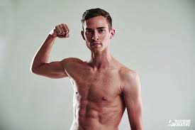 "stan-worthy" एडम रिप्पोन ब्रेकडाउन