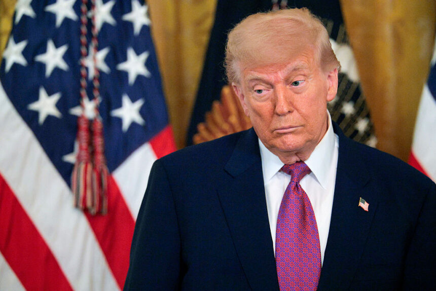 ईरान से उलझ कर बुरे फंसे हैं ट्रंप