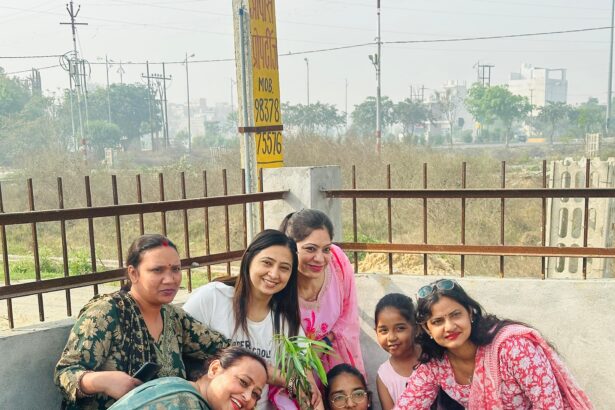 समीप्ता ग्रुप ने किया पौधाराेपण