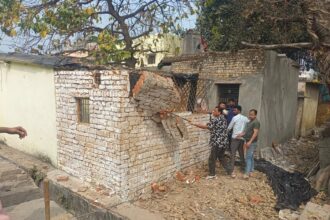 अवैध झुग्गियों में बेचा जा रहा था नशा