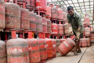 सिलेंडर की किल्लत खाने की चीज महंगी