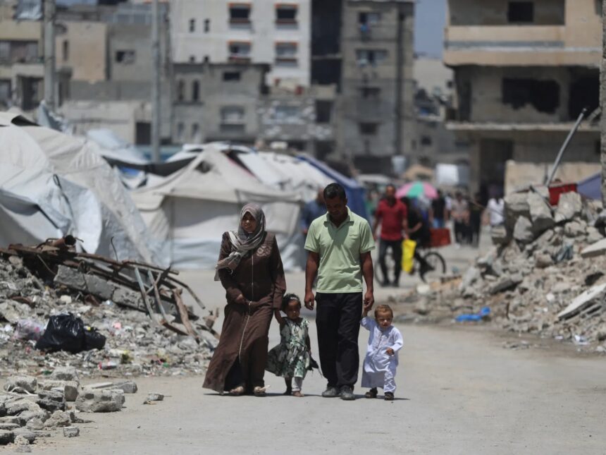 इनके पास आशियाना तक नहीं कैसी ईद