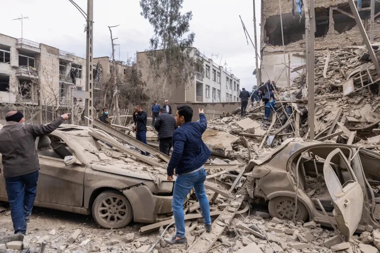 लड़ाई ना तुम जीते ना हम हारे