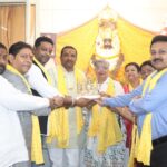 महा आरती में शामिल हुए डा. संजय जैन