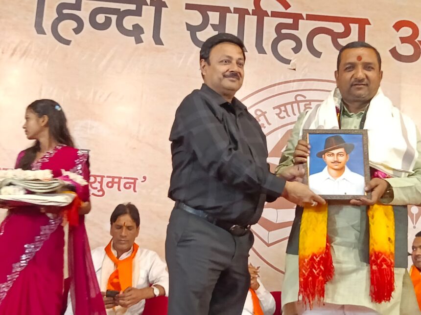 ऋषभ में कवियों ने बाधा समां