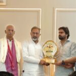 डा. भाटी पहुंचे अमित के ऑफिस