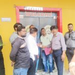 कई भवन सील जमकर हुआ हंगामा