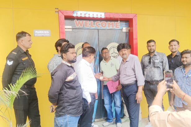 कई भवन सील जमकर हुआ हंगामा