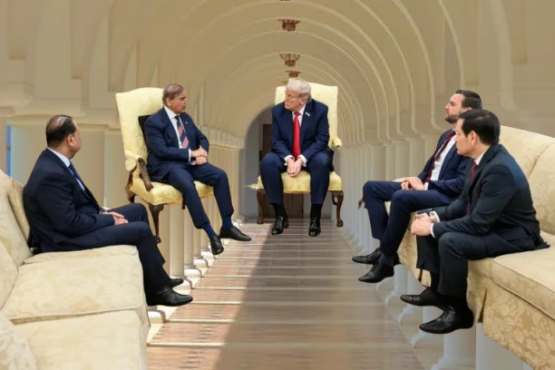 भारत के बजाए यूएस की पाक की तरजीह